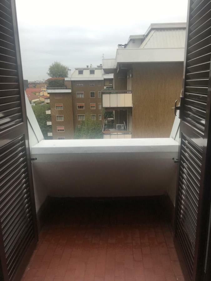 On The Top Floor Watching Citylife And Mico Milan Exterior photo